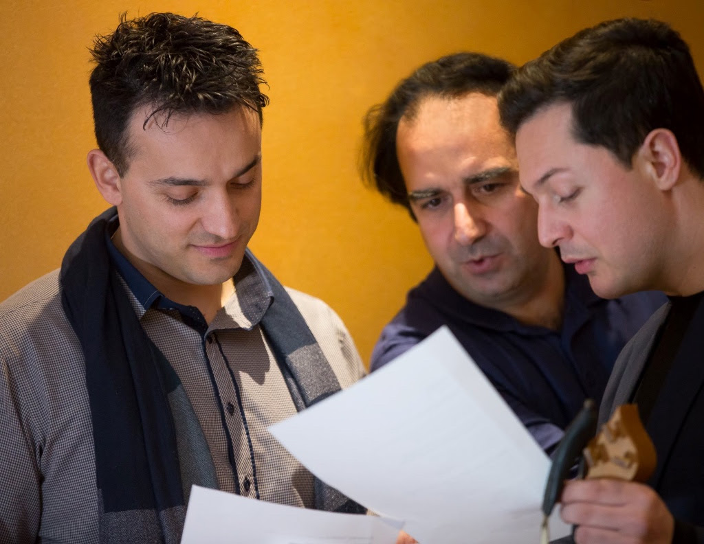 Ο Μιχάλης Κουμπιός παρουσιάζει το άλμπουμ “Τσικάρι μ’” στον Σταυρό του Νότου. Δείτε ποιοι συμμετέχουν…