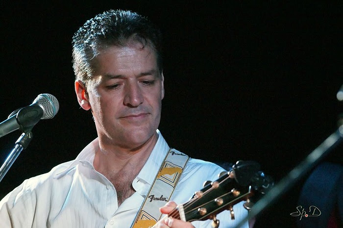 Ο Παύλος Καρποδίνης παρουσιάζει την παράσταση «Equilibrium»