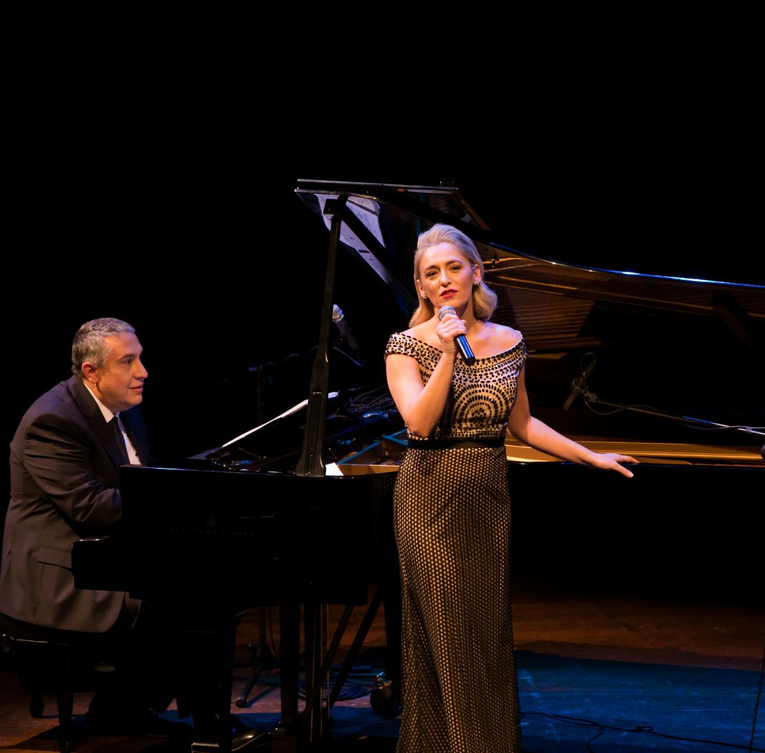 «Για μια γυναίκα», τραγούδια του Μεσοπολέμου, με τον Δαυίδ Ναχμία και τη Χρυσούλα Στεφανάκη…