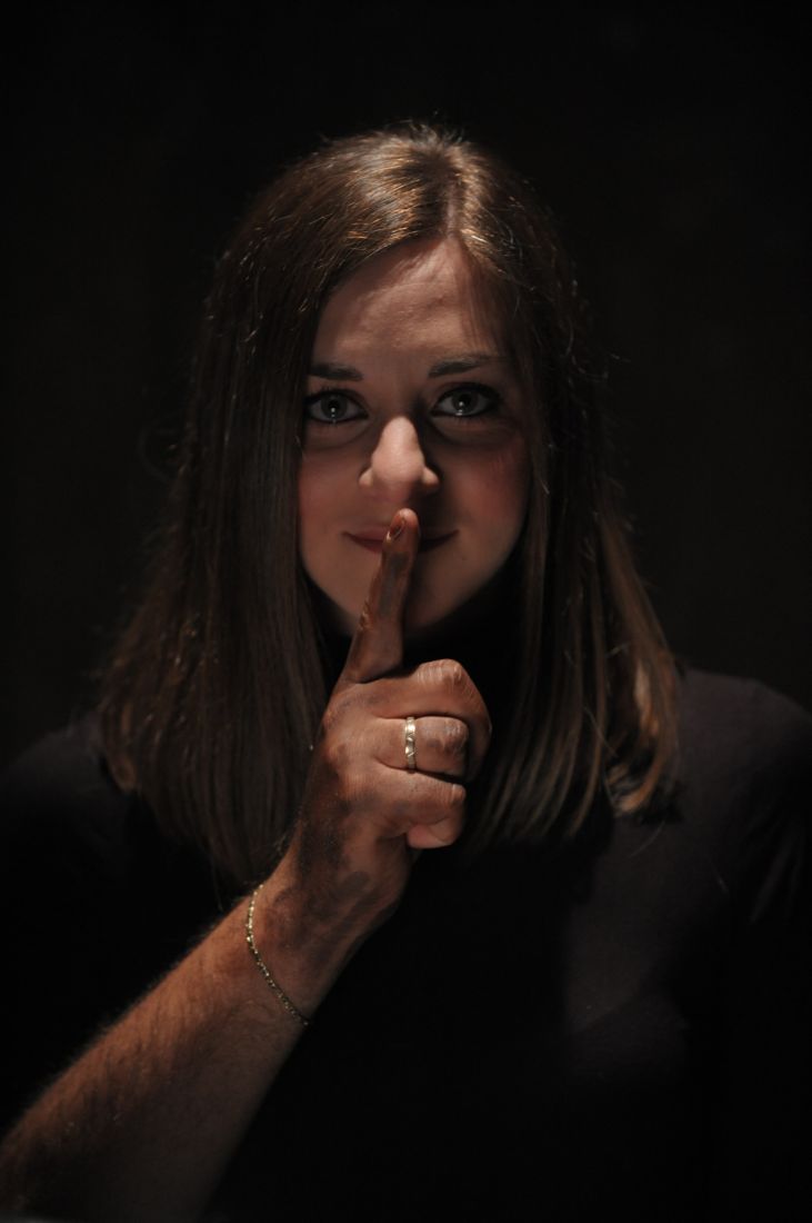 “Θάλαμος 7”, μια παράσταση «γροθιά» στη γυναικεία κακοποίηση…