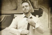 Ο Νίκος Καρακαλπάκης έρχεται στη σκηνή του Ίλιον Plus για ένα live… «σαν παράσταση»