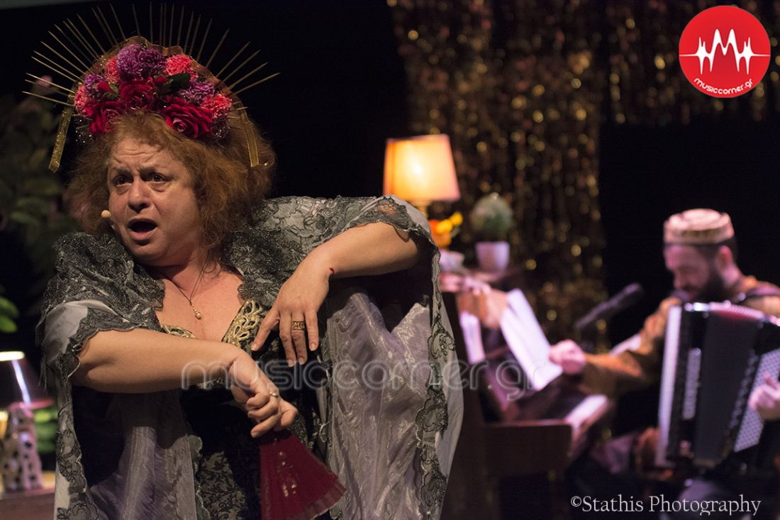 Μάρθα Φριντζήλα και Ελένη Κοκκίδου μάς εξομολογήθηκαν γιατί… μας φυλάξανε μια θέση, στο Θέατρο του Νέου Κόσμου!