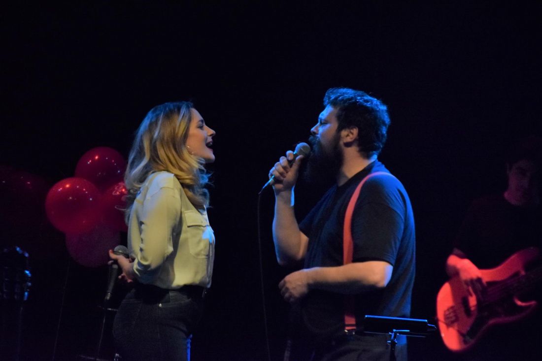 Αντισυμβατικά ερωτικός Σπύρος Γραμμένος στον Σταυρό του Νότου!