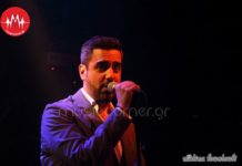 Ο Νίκος Μπέρκας για μια εμφάνιση στο Γυάλινο Μουσικό Θέατρο UpStage