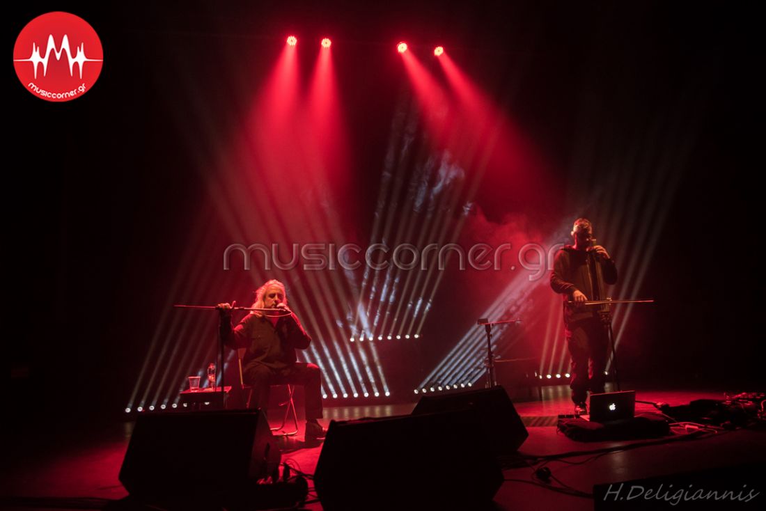 Κάτι είχαν να βγάλουν από μέσα τους οι δυο μοναχικοί λύκοι…