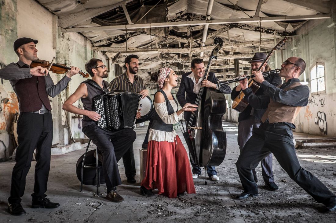 Η Barcelona Gipsy balKan Orchestra επισκέπτεται για πρώτη φορά την Αθήνα…