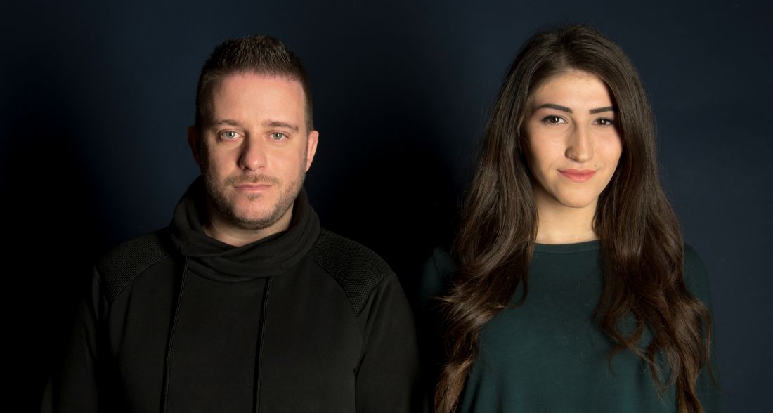 Ο Νίκος Καρακαλπάκης με την Κατερίνα Παράσχου, σε ένα live “σαν παράσταση”, στο Μουσικό Κουτί…