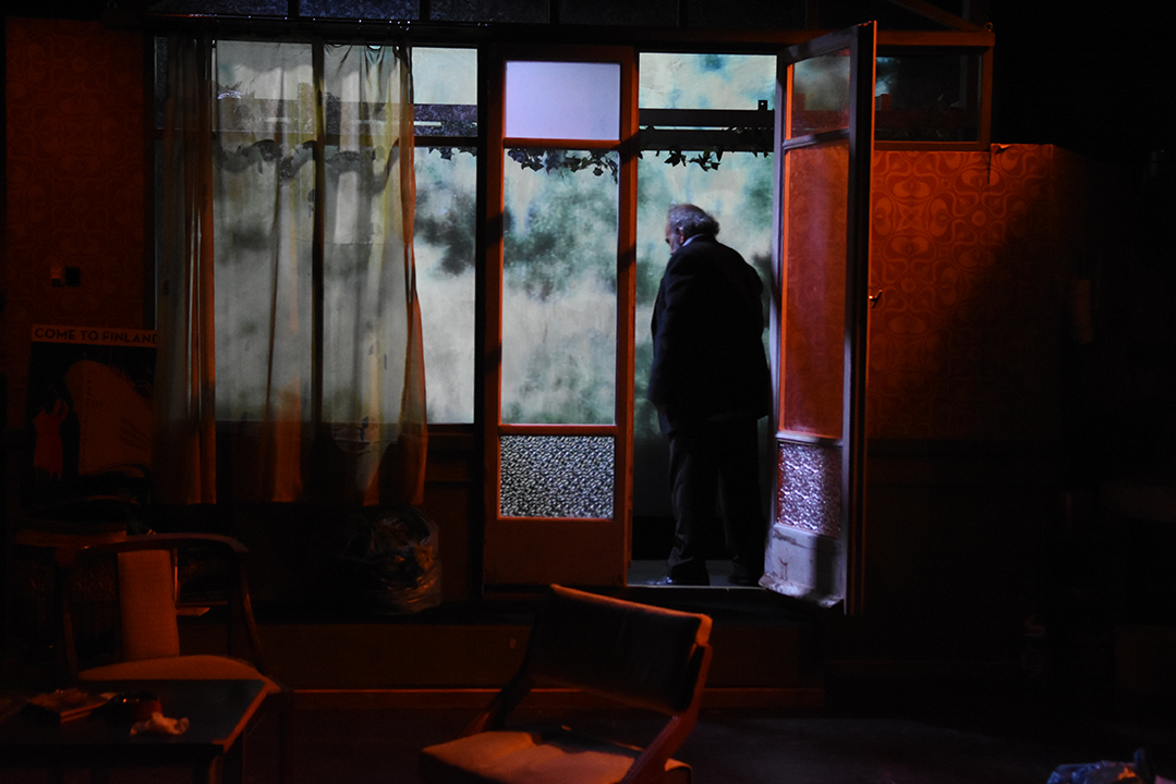 «Η λάμψη μιας ασήμαντης νύχτας» του Κόνορ Μακφέρσον, από την Ομάδα Νάμα