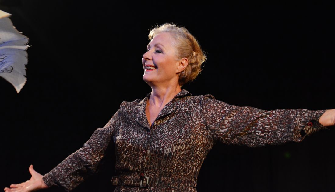 H Στέλλα Παπαδημητρίου ξετυλίγει την «προίκα» της ζωή της στο Θέατρο της Ημέρας…