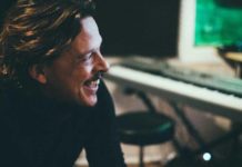 Christian Ronig – “Who’s gonna save my soul tonight”