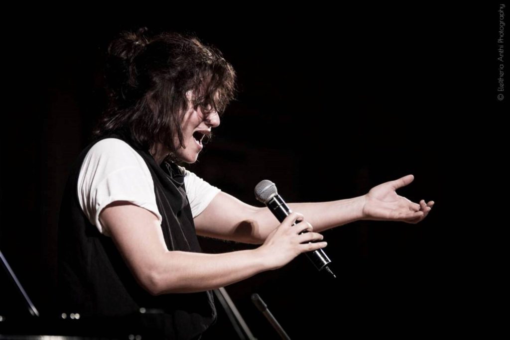 Οι “Συνδέσεις” της Αγγελικής Τουμπανάκη, με καλεσμένους Φαραντούρη, Βασιλόπουλο, Μαυρουδή…