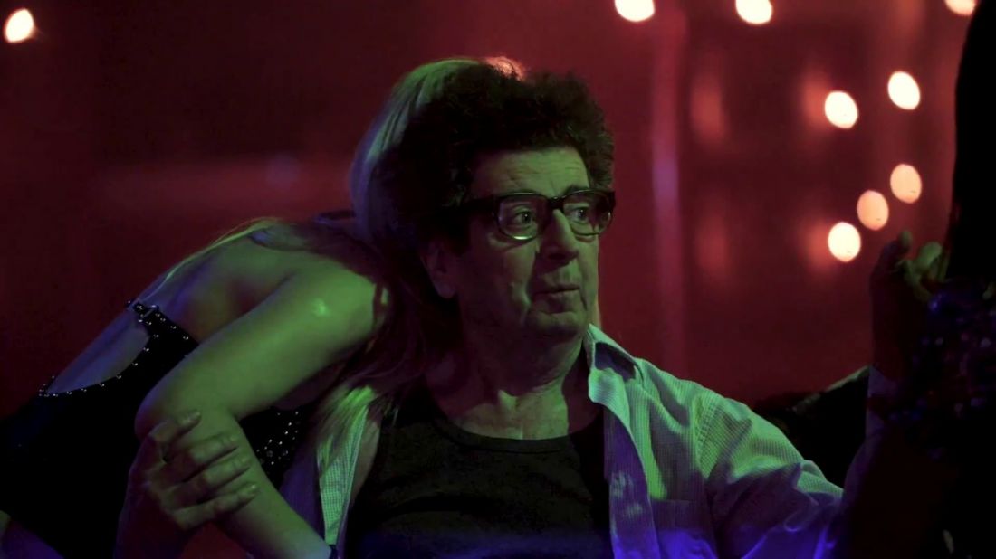 Το τολμηρό νέο video clip του Άκη Μπαρούτα!