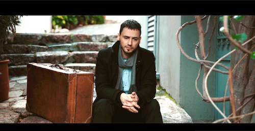 Λάμπρος Βασιλείου, ο… “Ταξιδευτής” που “Έμεινε μόνος”, σε μουσική Ζωής Τηγανούρια!