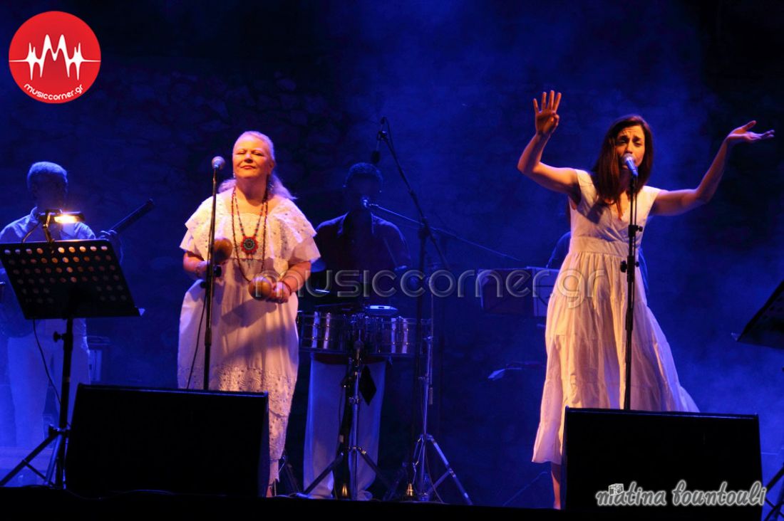 Στο latin party των Apurimac, με τη Martha Moreleon και τη Μαρίζα Ρίζου!