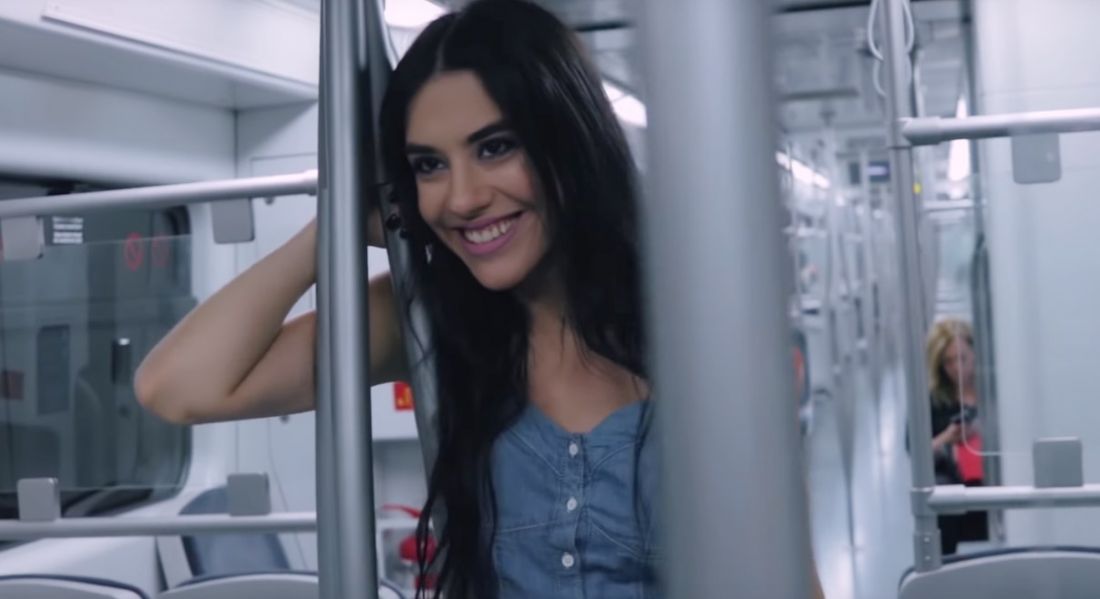 Αγγέλα Σιδηροπούλου – “Εύθραυστον”