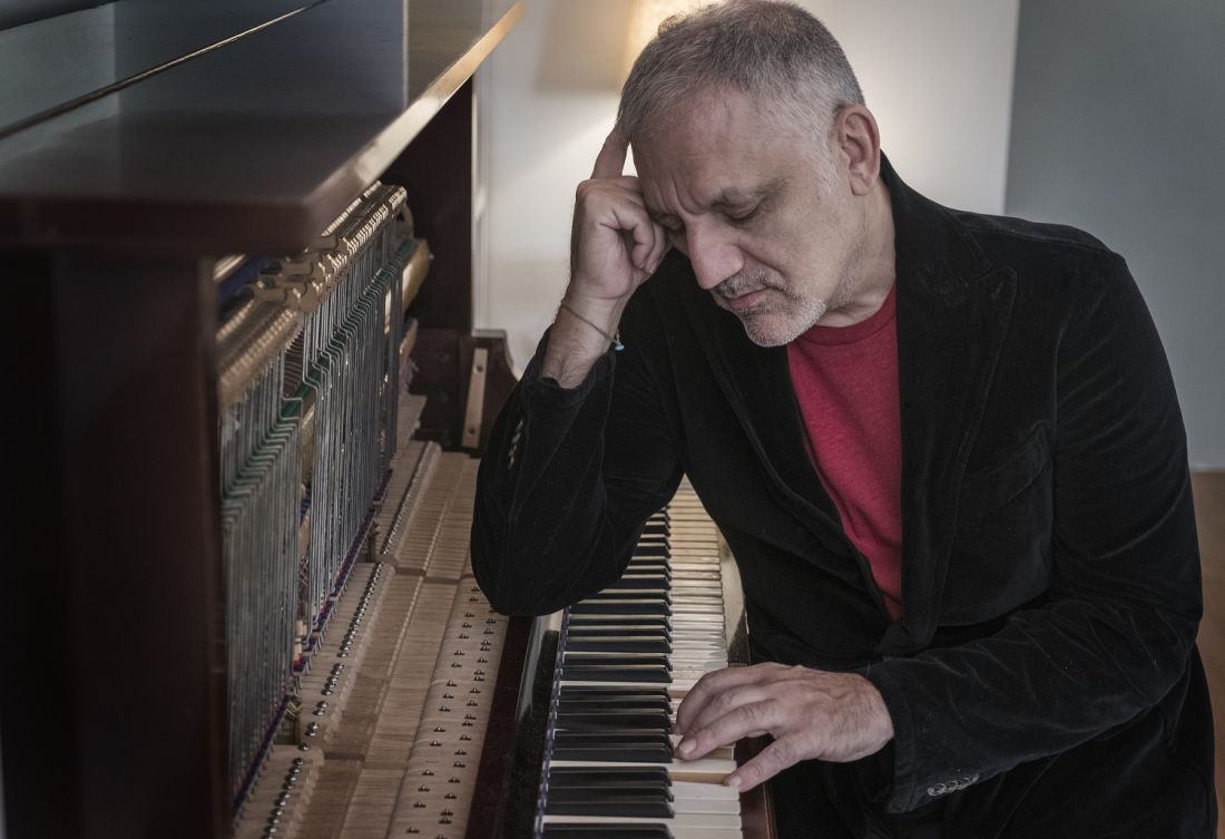 Το πρόγραμμα περιοδείας του Νίκου Πορτοκάλογλου, γι’ αυτό το καλοκαίρι…