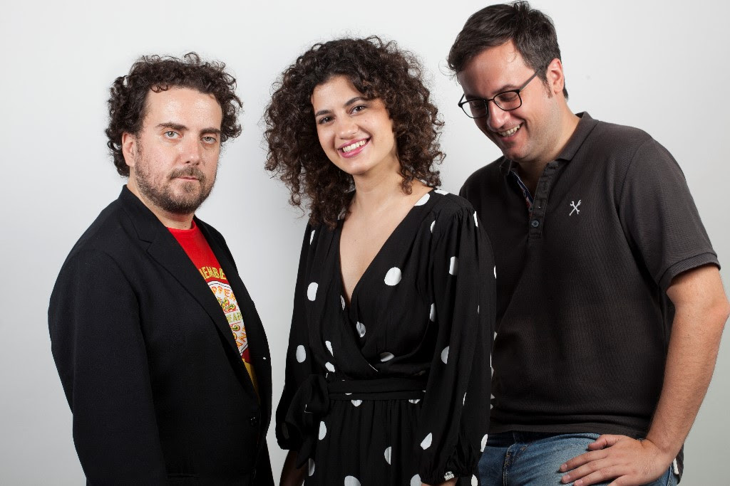 Ο Στάθης Δρογώσης, η Μυρτώ Βασιλείου και ο Κώστας Τσίρκας, βγαίνουν… “ρομάντζα” στον Σταυρό του Νότου!