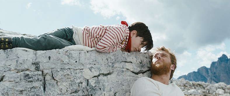 Είδαμε και σχολιάζουμε: “Στις Τρεις Κορυφές”