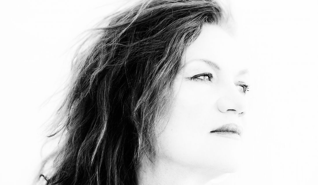 Η μαύρη κωμωδία «Τι Με Κοιτάς Έτσι;», μιλά ανοιχτά για τον αποκλεισμό που βιώνουν άτομα με αναπηρία…