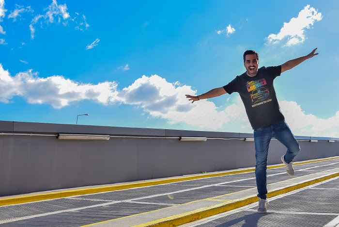 Ο Νίκος Μπέρκας ετοιμάζει δύο εμφανίσεις στο Γυάλινο Upstage…