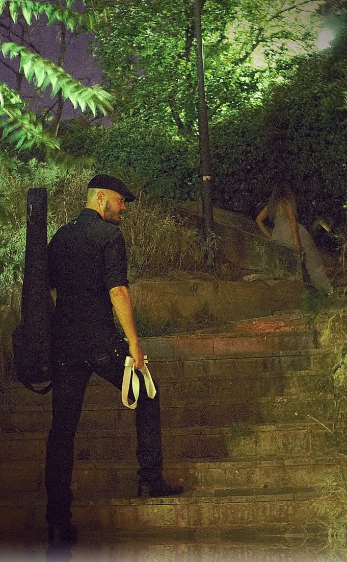 Ο Κωνσταντίνος Θαλασσοχώρης για δυο εμφανίσεις στη Σφίγγα, με την Αιμιλία Φασιλή (Kulamacus) και τη Νικόλ Σαραβάκου…