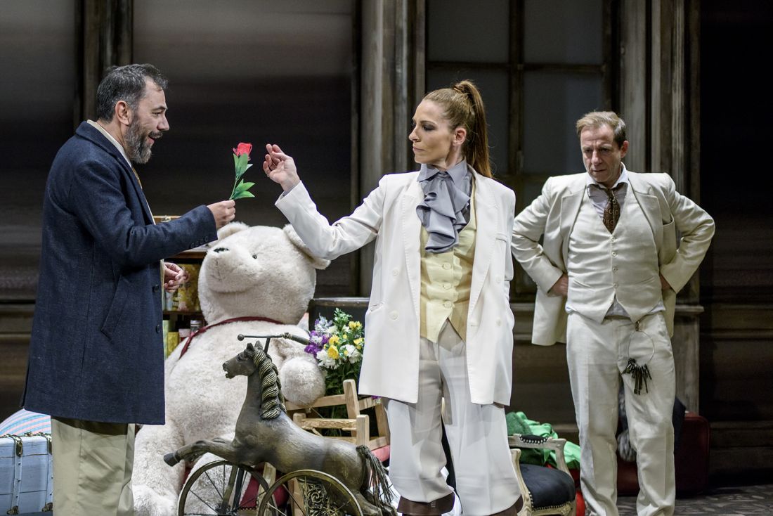 «Ο Βυσσινόκηπος» σε σκηνοθεσία Κωνσταντίνου Μαρκουλάκη και με εξαιρετικό θίασο, στο θέατρο Χορν…