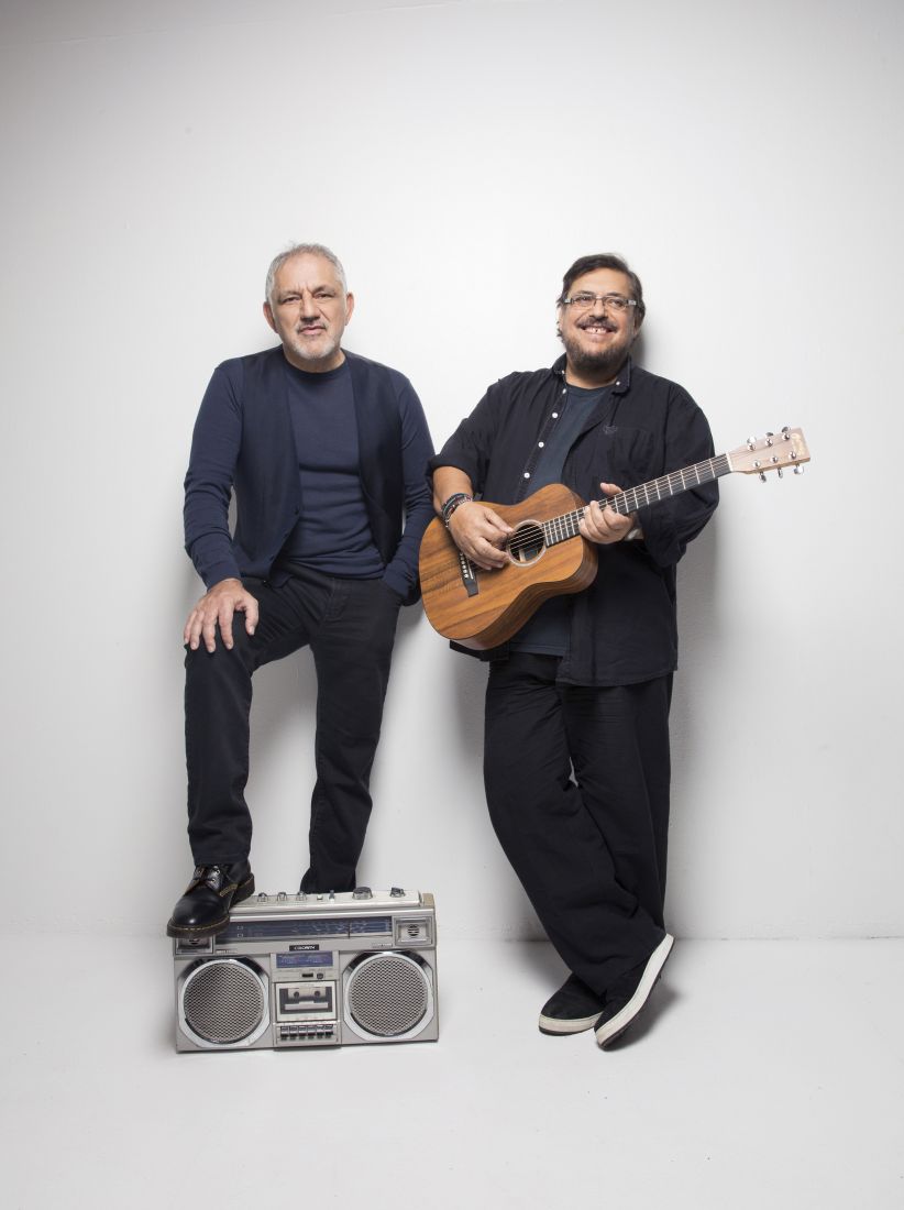 Νίκος Πορτοκάλογλου & Λαυρέντης Μαχαιρίτσας – “Τι έχει μείνει απ’ τη φωτιά”