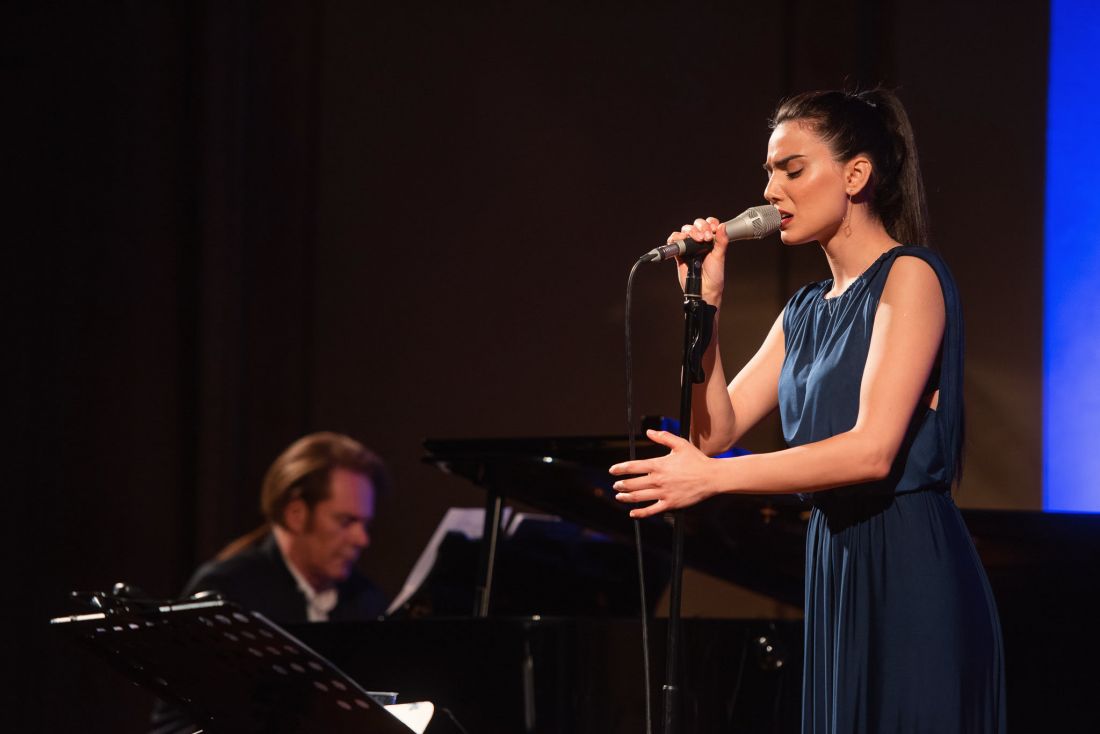 Στέφανος Κορκολής & Σοφία Μανουσάκη, παρέλαβαν χρυσό δίσκο για το “Θα ‘θελα αυτή τη μνήμη να την πω”!