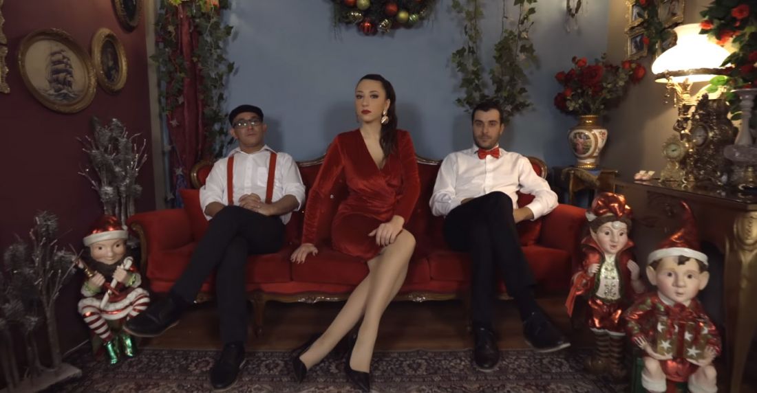 Les Au Revoir – “Χριστούγεννα μαζί”