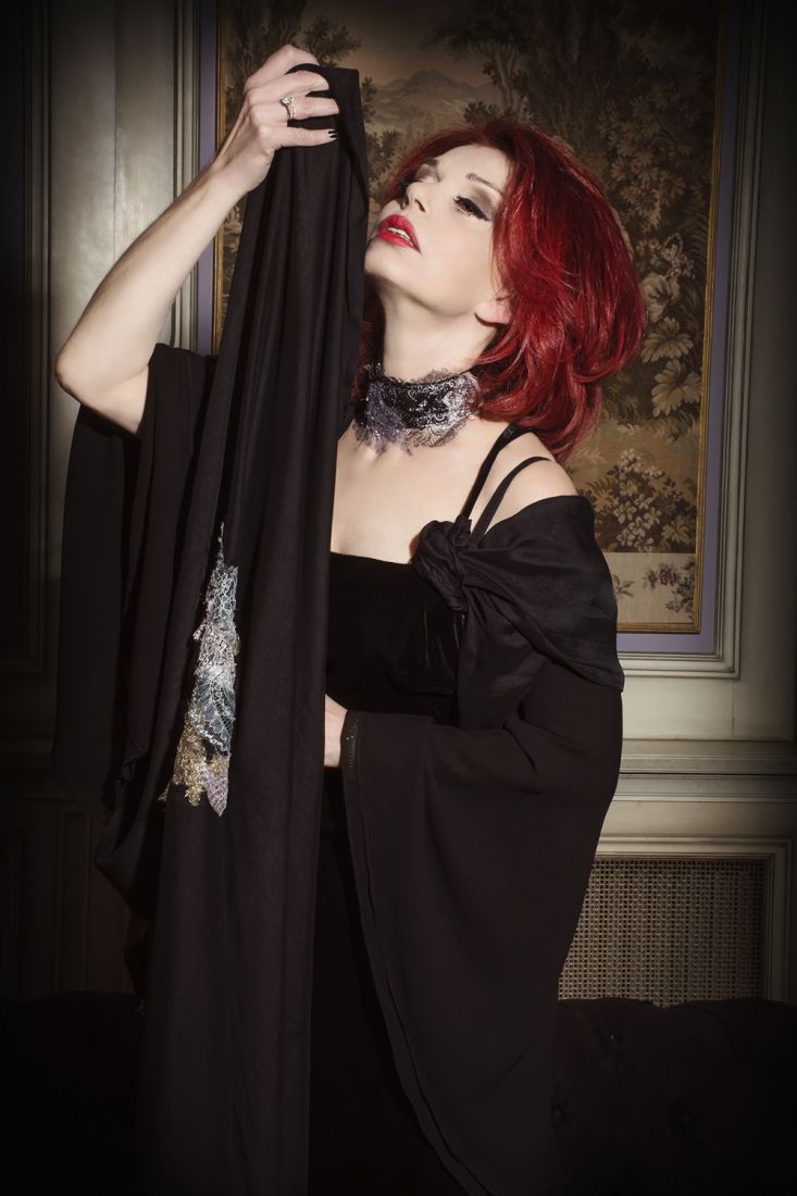 “Ονομάζομαι άγνωστη”, έρωτες, προδοσίες, εγκλήματα, στη νέα παράσταση της Πολύνας Γκιωνάκη…