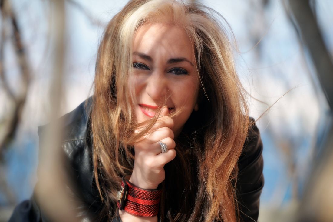 Η Αλεξάνδρα Γκράβας θα… ξεφυλίσσει το νέο της “Songbook 2”, στον Ιανό. Καλεσμένος της, ο Μίμης Πλέσσας…