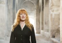 Η Loreena McKennitt, το ξωτικό με την αιθέρια φωνή, έρχεται για συναυλίες σε Αθήνα και Θεσσαλονίκη!
