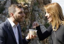 “Παντρεύτηκα μιαν εξωγήινη”, μια μουσικοθεατρική σάτιρα, στο Μοναστηράκι…