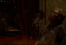 Δήμητρα Γαλάνη – “Αργοσβήνεις μόνη”