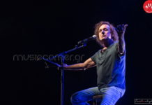 Ο Βασίλης Παπακωνσταντίνου ολοκληρώνει την περιοδεία του με μια μεγάλη συναυλία στο Θέατρο Βράχων!