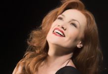 «Τι Με Κοιτάς Έτσι;», θα συνεχιστεί για 2η χρονιά, στο θέατρο Αλκμήνη