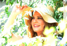 Η Ελένη Τσαλιγοπούλου γίνεται “Κορίτσι και Γυναίκα”, στην Κηφισιά…