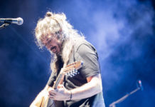 Ο Γιάννης Χαρούλης στο Κατράκειο Θέατρο Νίκαιας – Αλλαγή ημερομηνίας