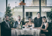 Ο Βασίλης Μπισμπίκης μεταφέρει το εμβληματικό έργο o “Πατέρας” στη σύγχρονη Αθήνα…