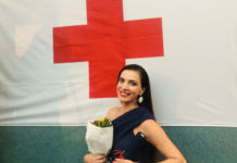 Η Φωτεινή Δάρρα τραγούδησε για τον Ελληνικό Ερυθρό Σταυρό