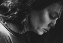 «Τζόρνταν» με τη Μαρία Κορινθίου σε σκηνοθεσία Γιάννη Αϊβάζη