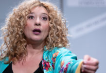 Η Φαίδρα Δρούκα… μονολογεί για το “Υπέροχό μου, διαζύγιο”!