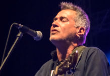 Παντελής Θαλασσινός – “Στον Πειραιά ξημέρωμα”