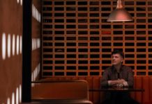 Ο Φοίβος Δεληβοριάς ετοιμάζει εμφανίσεις στο Κύτταρο, όπου με απόλυτη ειλικρίνεια θα λέει… «Μόνο ψέματα»! | Παράταση εμφανίσεων