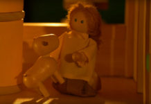 Η Λαμπρινή Καρακώστα κυκλοφορεί το video clip για το “Άλλη μια μέρα”, με την τεχνική του puppet animation!