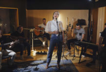 Τάνια Καρρά – “Ρώτησα τα μάτια μου”