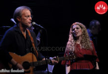 Ταξιδέψαμε στον «Σταυρό του Νότου» με «καπετάνιο» τον Μίλτο Πασχαλίδη και την «πέτρινη» φωνή της Βιολέτας Ίκαρη!