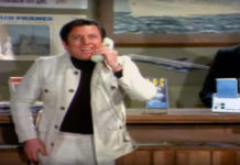 Ο Κώστας Βουτσάς ως τραγουδιστής!