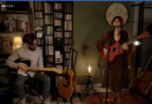 Ένα live στα χρόνια του… “κορονοϊού”, με τη Μαρία Παπαγεωργίου από κάποιο σαλόνι στη Νέα Σμύρνη…