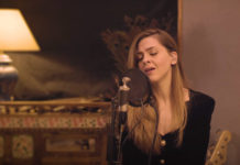 “Δεν έχει δρόμο να διαβεί” η Ρένα Μόρφη στο νέο της video clip!